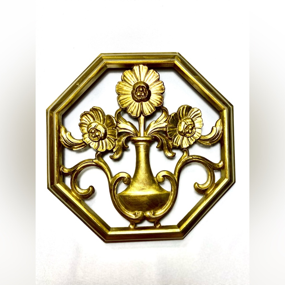 SCONE Vintage SYROCO Gold Tone Floral Octagonal Wall Hanging C-4368